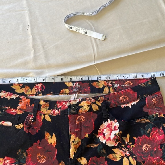 Floral Print Leggings - Picture 7 of 7